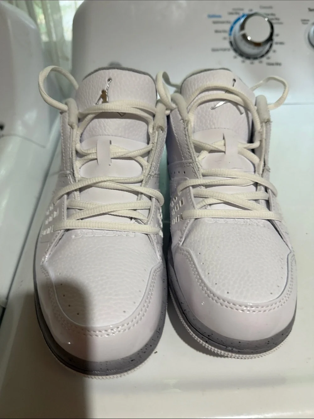 Jordan Low-Top Sneakers in White and Gray Speckle